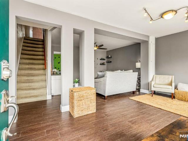 House for sale in Lyndhurst, New Jersey
