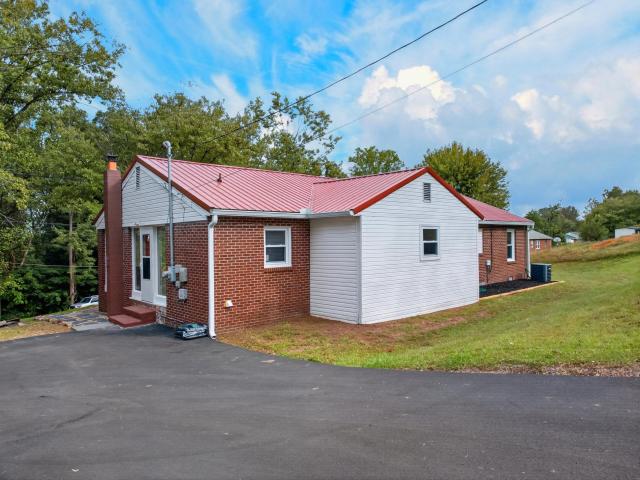 House for sale in Rolling Hills, Morristown
