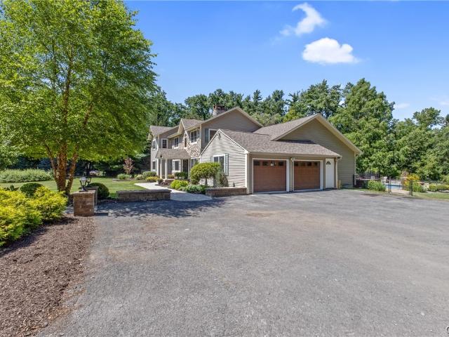 House for sale in Camillus, New York