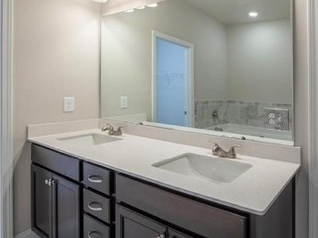 Townhouse for sale in Flowery Branch, Georgia