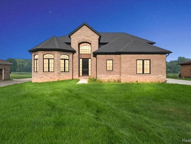 House for sale in Waldenburg, Macomb Township