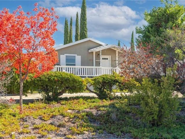 House for sale in Anza, California