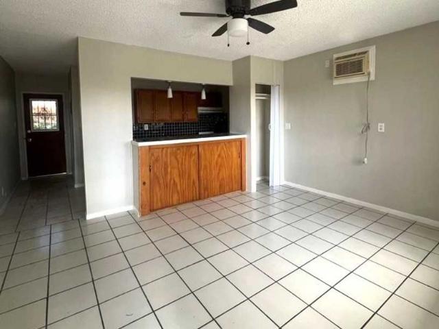 Apartment for rent in Canoga Park, California
