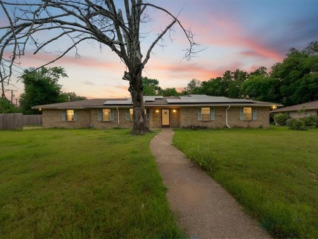 House for sale in Navarro, Texas