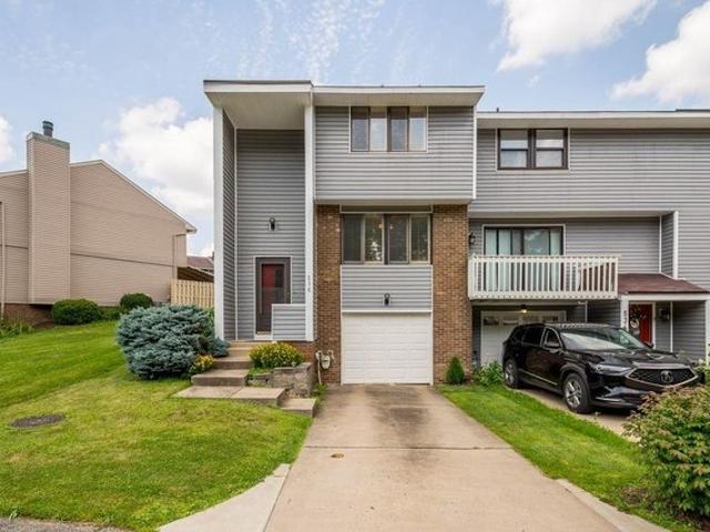 Townhouse for sale in Bridgeville, Pennsylvania
