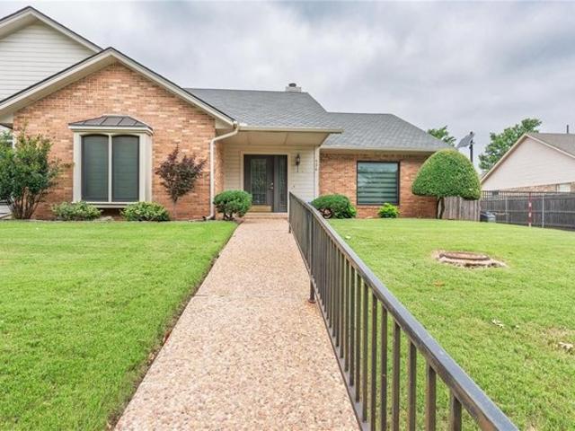 Townhouse for sale in Shawnee, Oklahoma