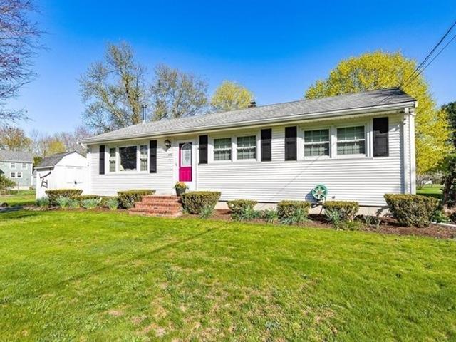 House for sale in Rochester, Massachusetts