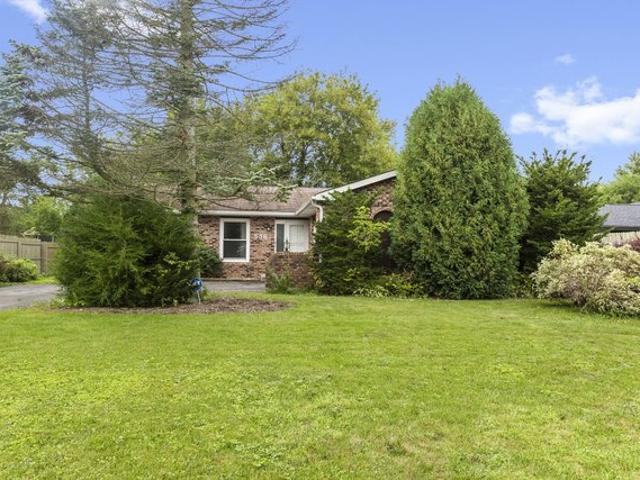 House for sale in Winthrop Harbor, Illinois