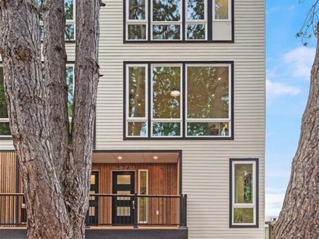Townhouse for sale in Seattle, Washington