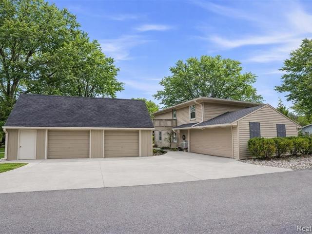 House for sale in Hamburg, Michigan