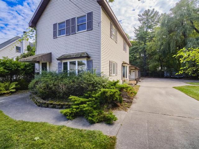 House for sale in Manistee, Manistee County