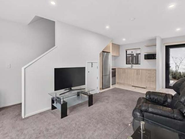 House for sale in Chaslands, Canterbury