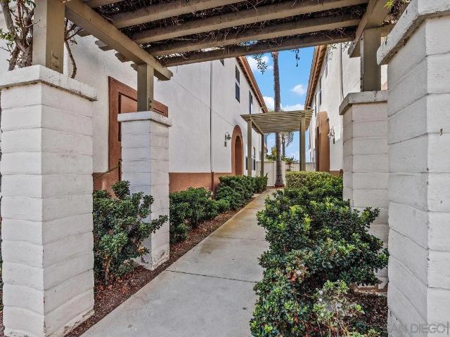 Townhouse for sale in Encinitas, California
