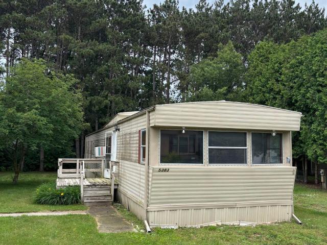 House for sale in Croswell