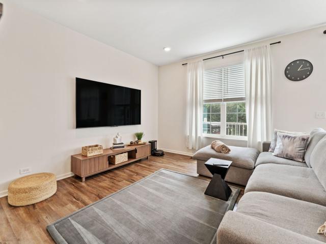 Townhouse for sale in Mchenry, Illinois