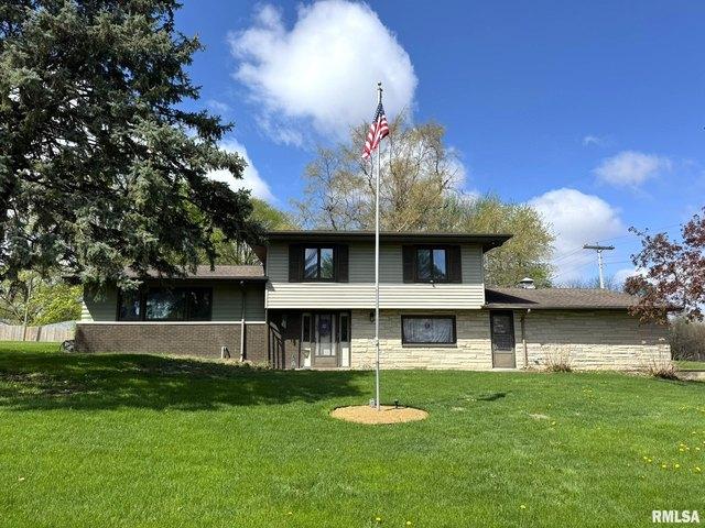House for sale in Oneida, Illinois