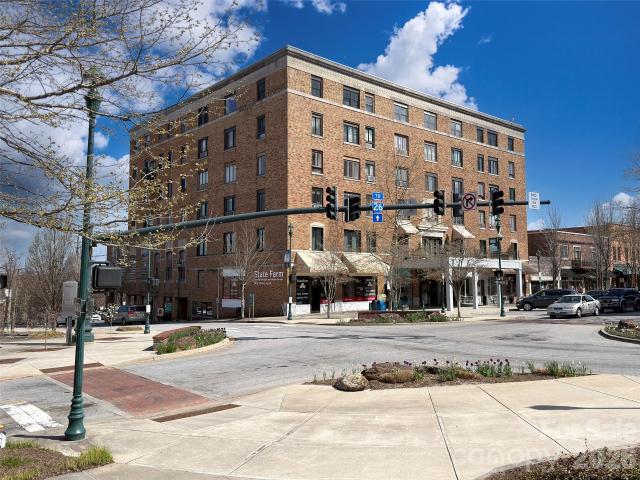 Condo for sale in Hendersonville, North Carolina