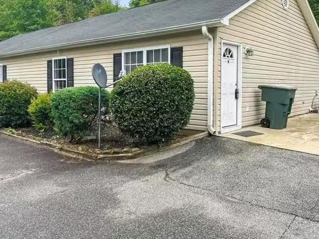 Condo for rent in Taylors