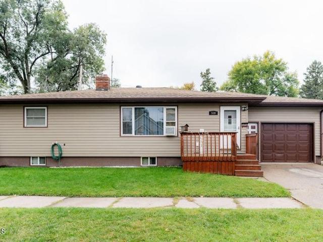 House for sale in Jamestown, Stutsman County