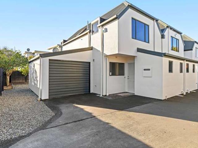 House for sale in Edgeware, Canterbury