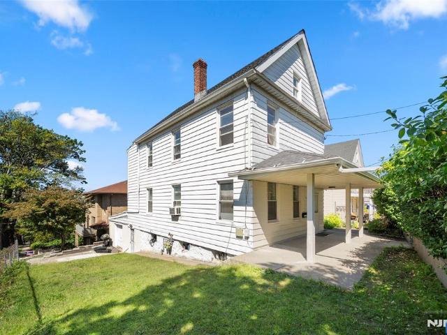 House for sale in Ridgefield, New Jersey