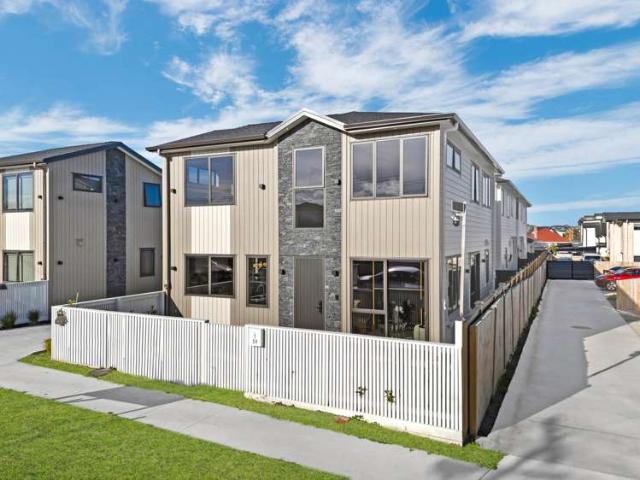 Townhouse for sale in East Tamaki, Oroua County