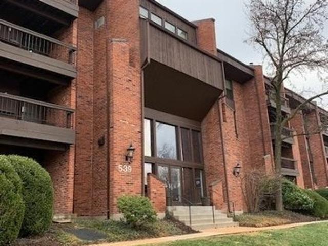 Condo for sale in Creve Coeur, Missouri