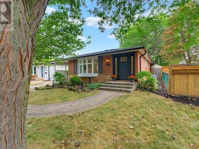 House for sale in Burlington, Golden Horseshoe