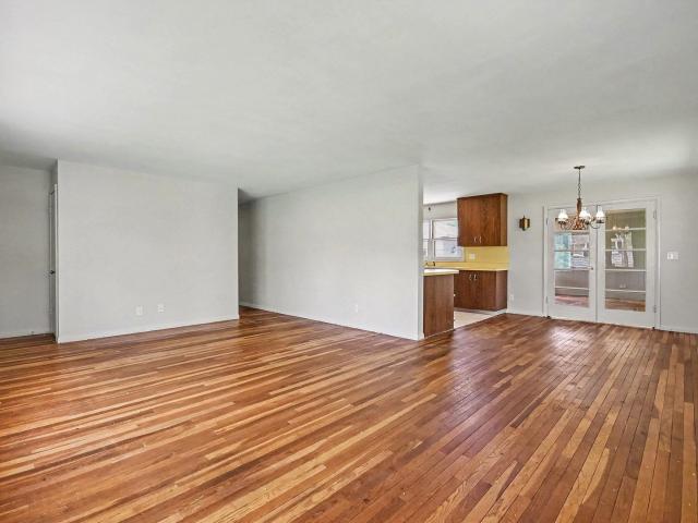 House for sale in Mchenry, Illinois