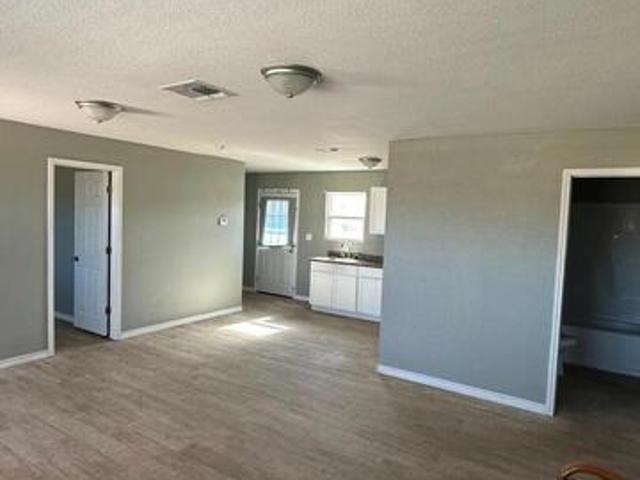 House for sale in La Pryor