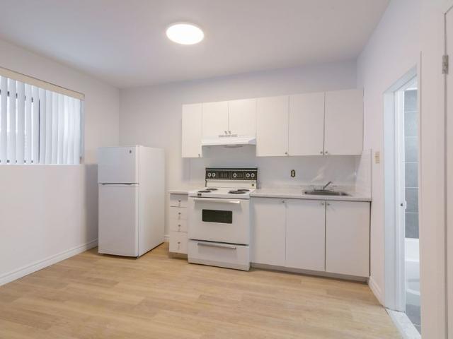 Apartment for rent in Milton-Parc, Montréal