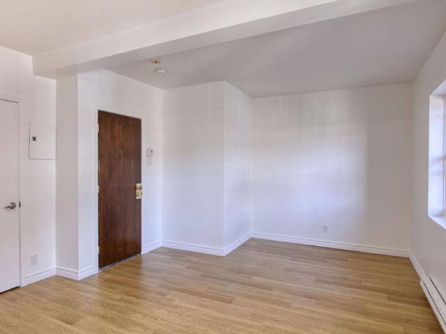 Apartment for rent in Milton-Parc, Montréal