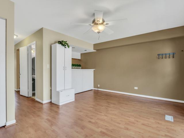 Townhouse for sale in Grayslake, Illinois