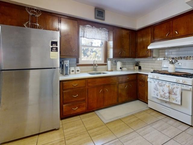 Commercial for sale in Elizabeth, New Jersey