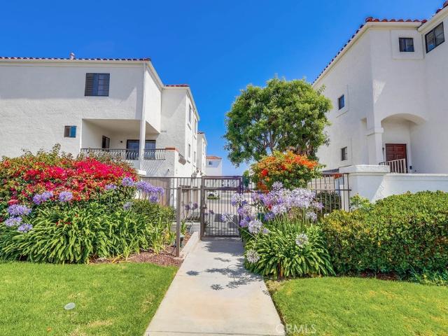 Townhouse for sale in Carson