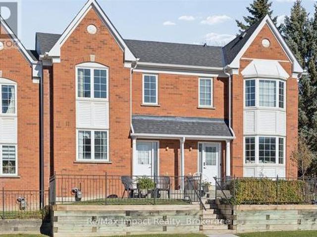 Townhouse for sale in Whitby, Golden Horseshoe