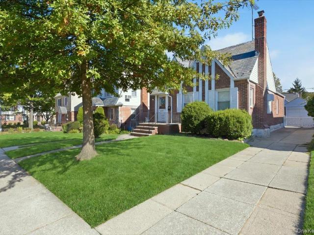 House for sale in Oakland Gardens, New York