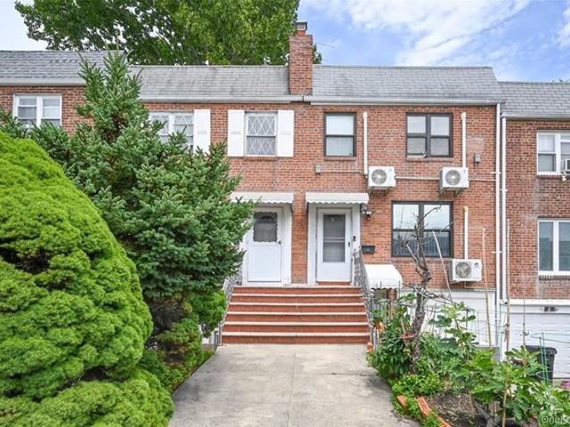 House for sale in Queens, Arverne