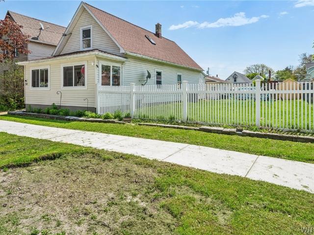 House for sale in Niagara, New York
