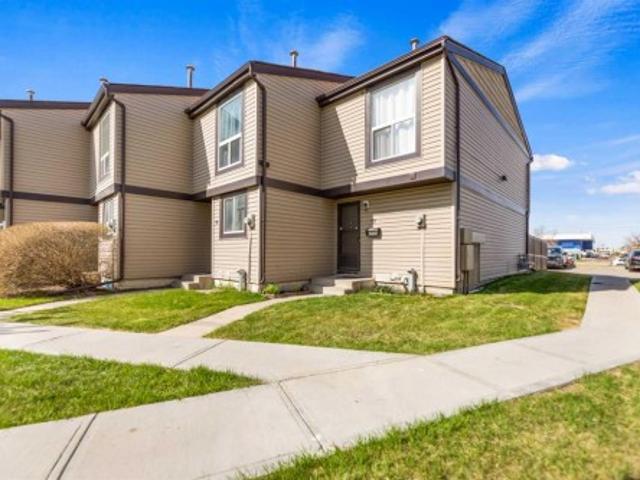 Townhouse for sale in Rundle, Calgary