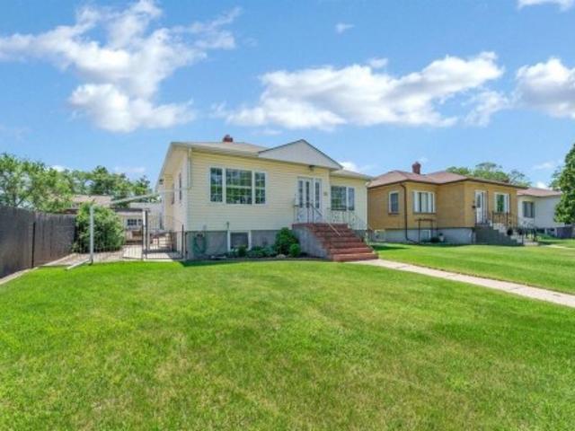 House for sale in Medicine Hat, Alberta