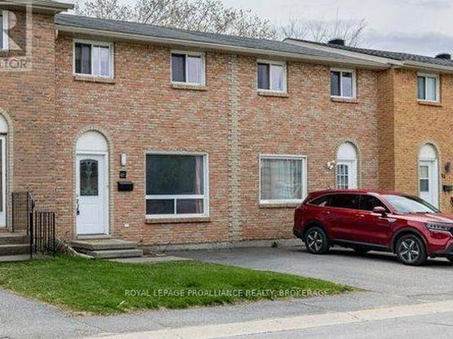Townhouse for sale in Kingston, Ontario