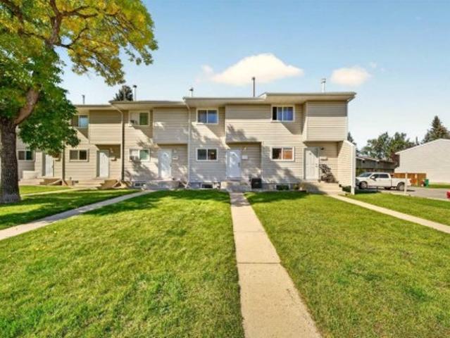Townhouse for sale in Varsity Village, Lethbridge