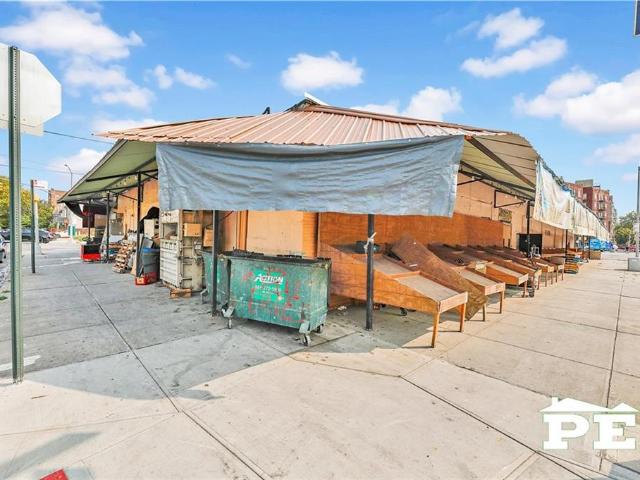 Commercial for sale in Arverne, New York
