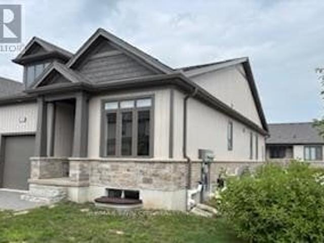 Townhouse for sale in Arva, Ontario