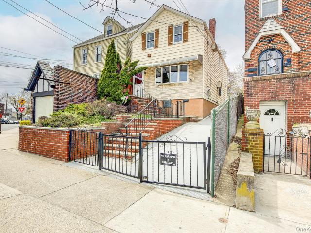 Property for sale in Queens, Arverne