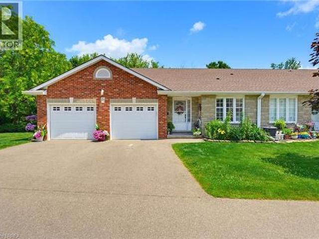 Townhouse for sale in County Of Brant, Ontario