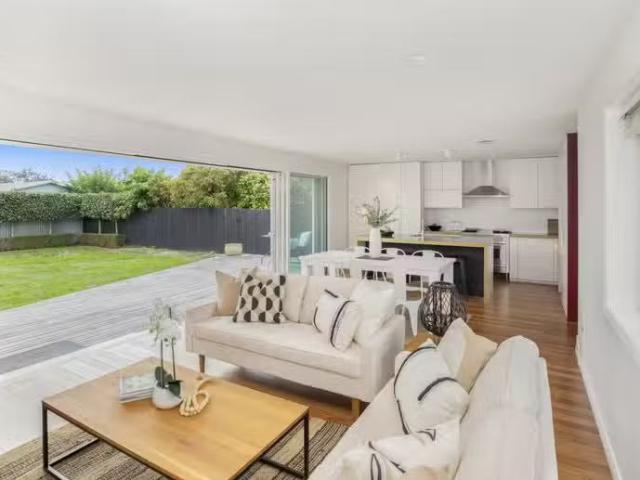 House for sale in Chaslands, Canterbury