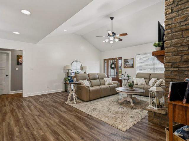 House for sale in Oakland, Kentucky