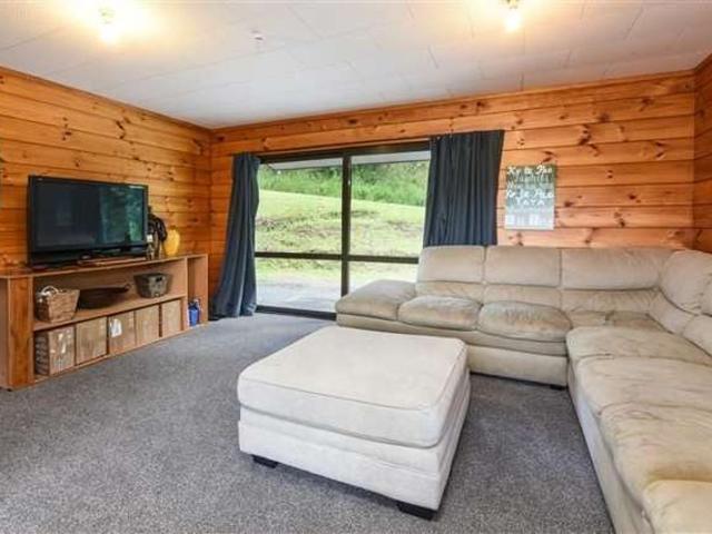 House for rent in Otakou